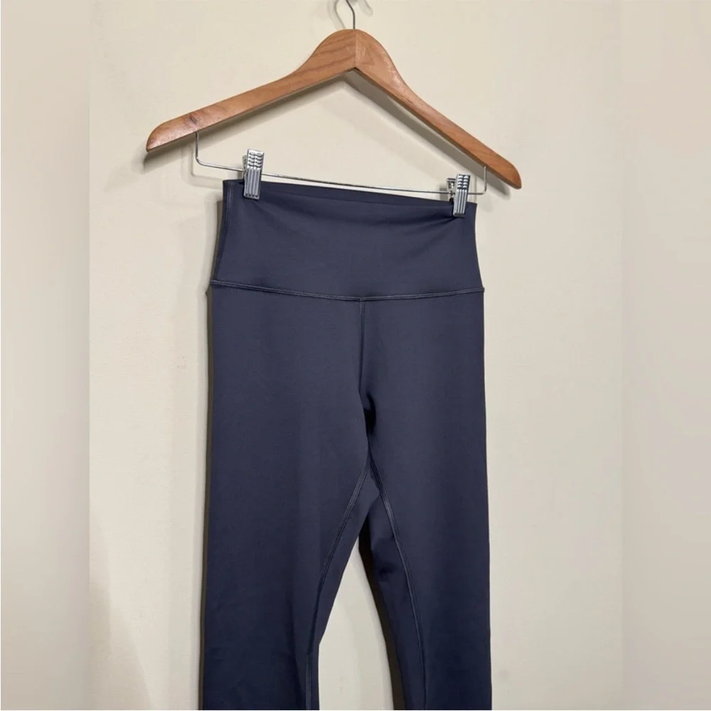 ALO Yoga Airlift Leggings in Charcoal Grey
